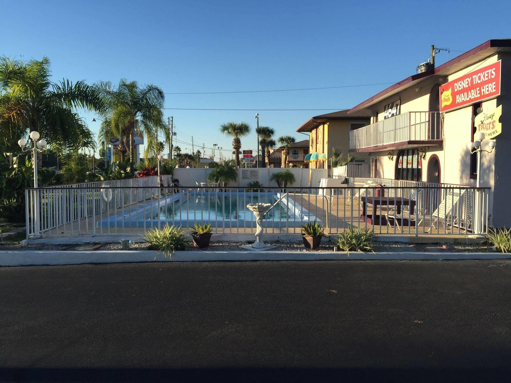 Maple Leaf Inn & Suites Kissimmee Exterior foto